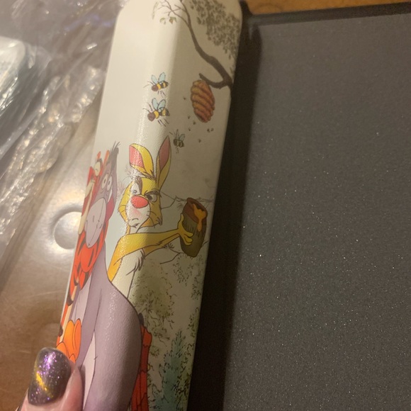 Kindle HD8 Disney Winnie the Pooh Case - Picture 2 of 7